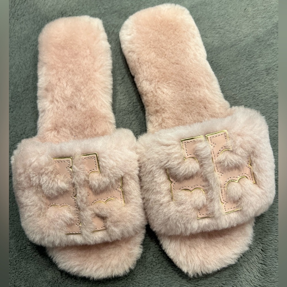 NEW Tory Burch shearling slides